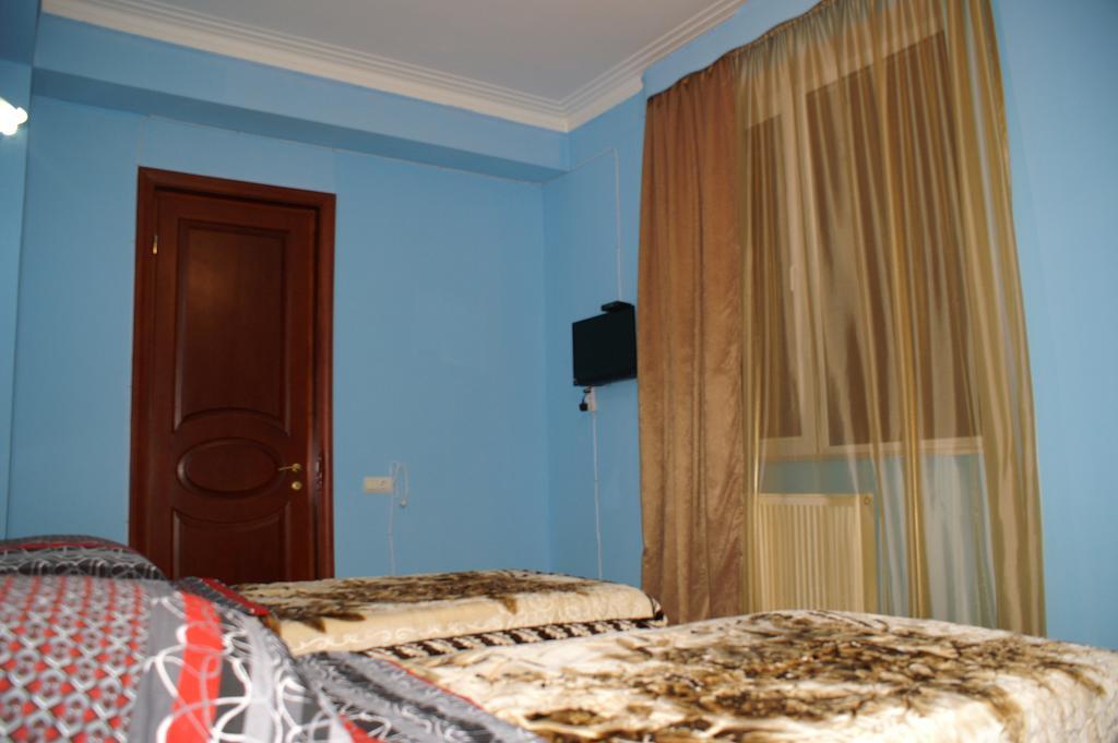 Europa+T Hotel Tiflis Habitación foto
