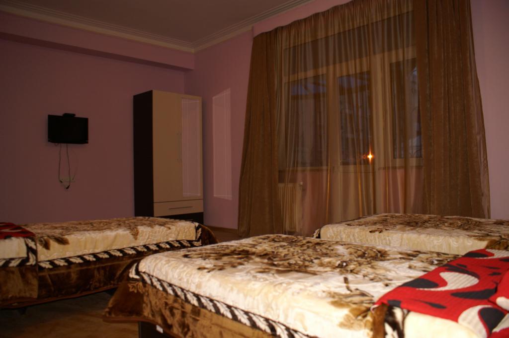 Europa+T Hotel Tiflis Habitación foto